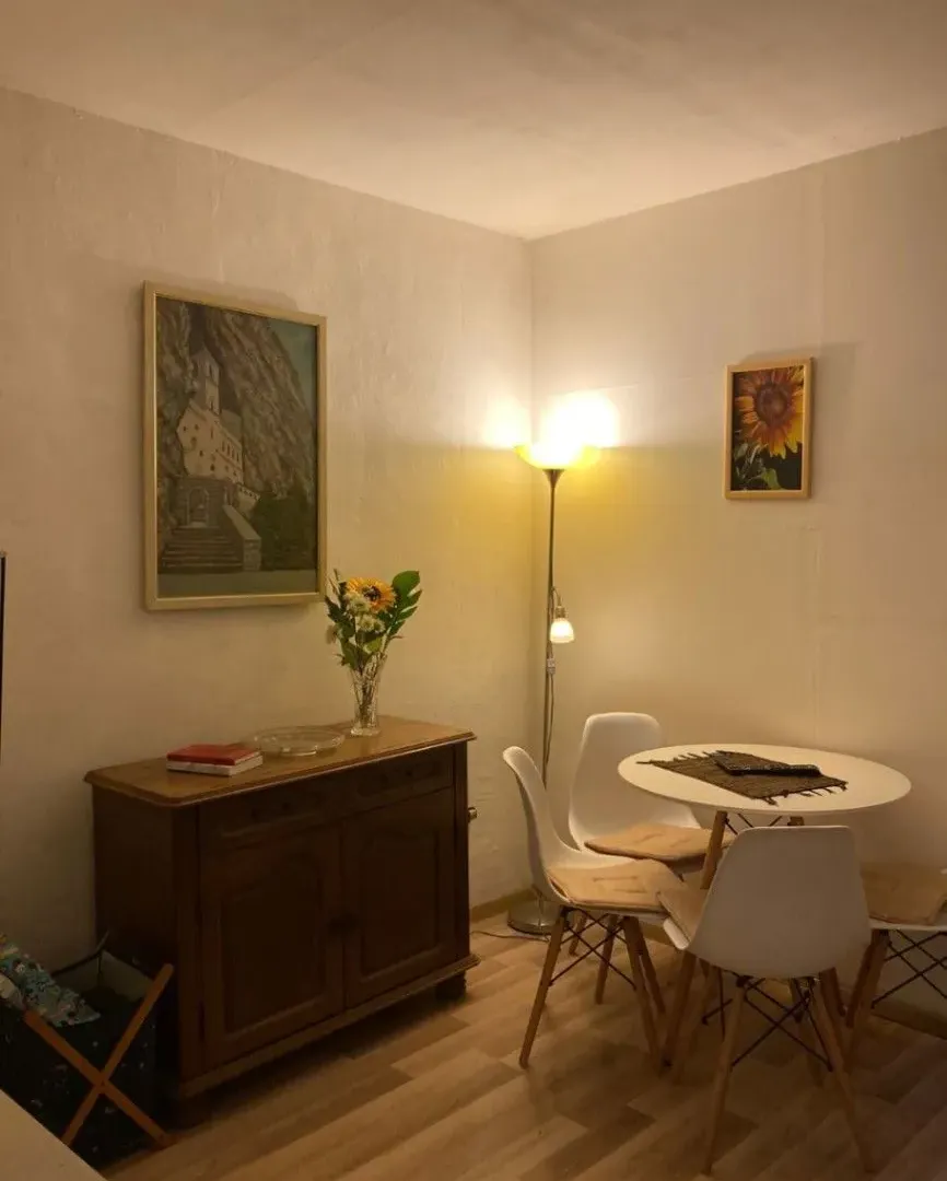 Rent, house, 50m², Centar, Cetinje