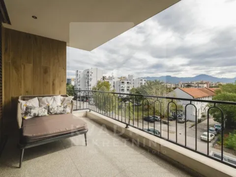 Prodaja, trosoban stan, 148m², Stara Varoš, Podgorica - image 9