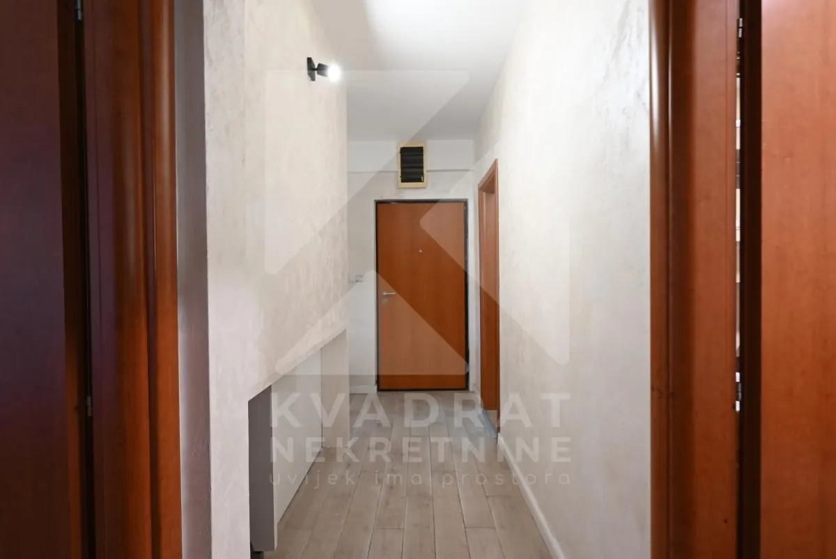 Izdavanje, dvosoban stan, 85m², Preko Morače, Podgorica
