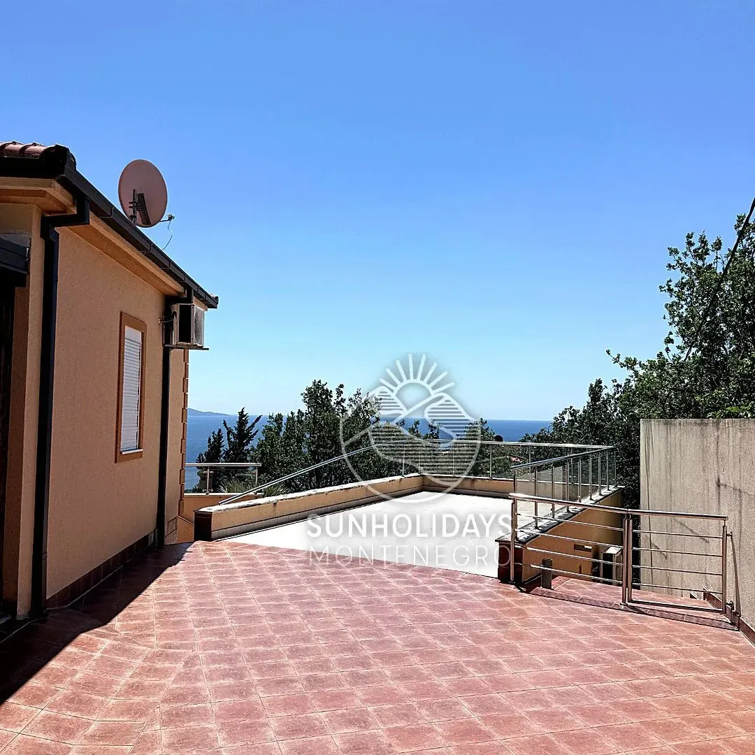 Prodaja, kuća, 390m², Zagrađe, Bar