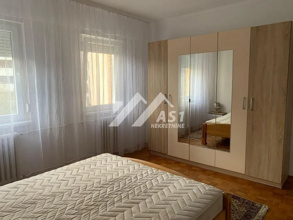 Izdavanje, dvosoban stan, 54m², Sajam, Novi Sad Sve Podlokacije
