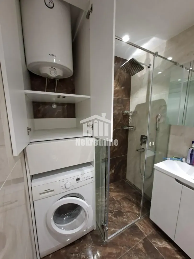 Izdavanje, trosoban stan, 72m², Julino Brdo, Beograd