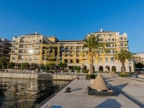 Sale, one bedroom apartment, 80m², Tivat, Crna Gora