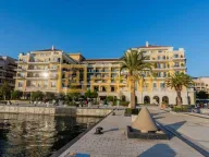 Sale, one bedroom apartment, 80m², Tivat, Crna Gora - image 1