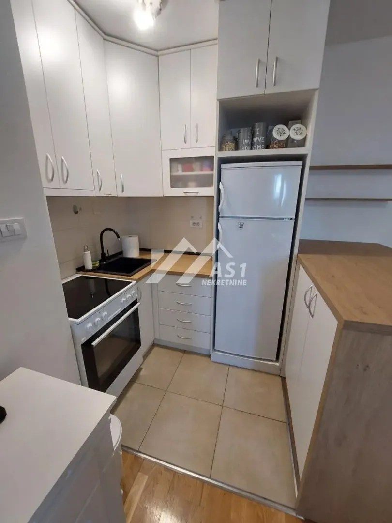 Izdavanje, jednosoban stan, 37m², Sajam, Novi Sad Sve Podlokacije