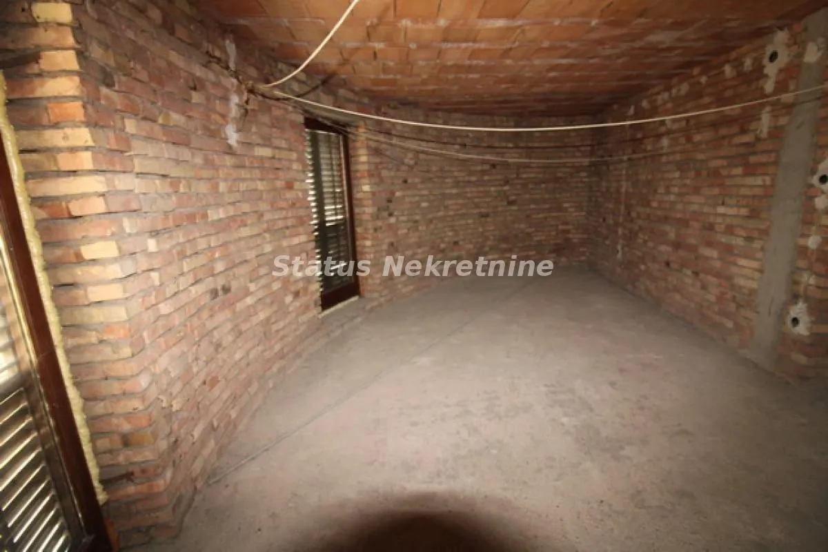 Prodaja, kuća, 416m², Sremska Mitrovica, Srbija