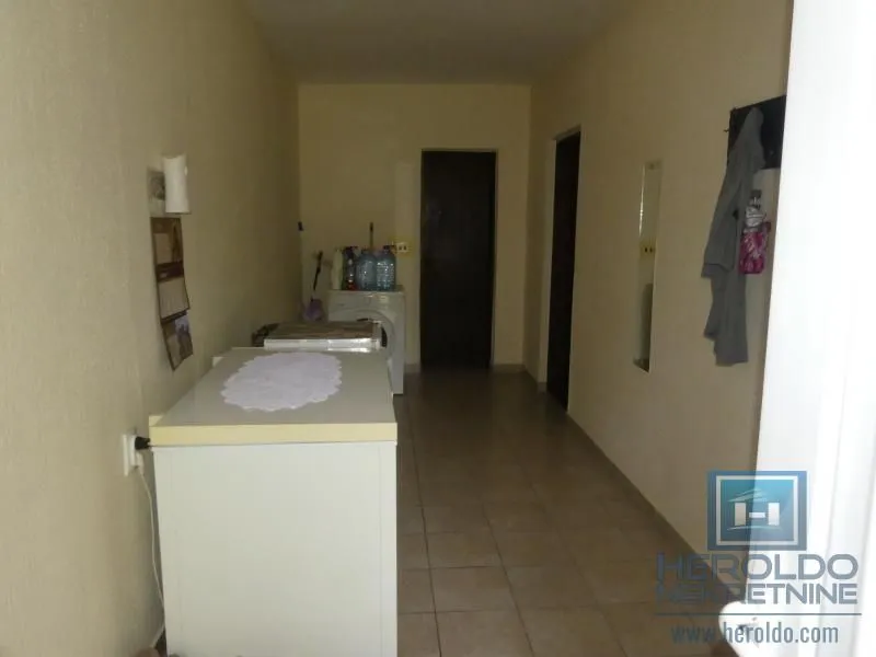 Prodaja, kuća, 279m², Strelište, Jagodina
