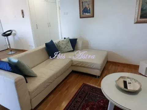 Rent, one bedroom apartment, 40m², Stari Grad, Beograd