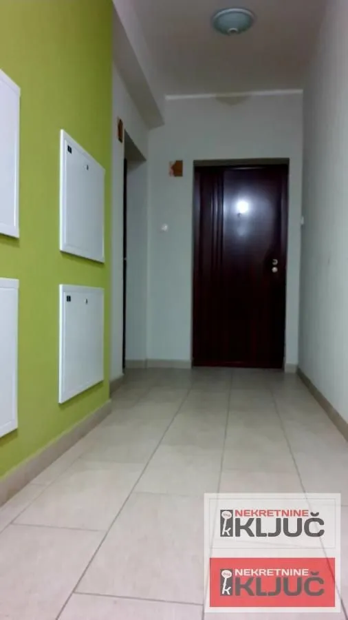 Izdavanje, garsonjera, 28m², Sajmište, Novi Sad