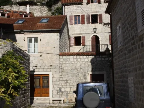 Prodaja, kuća, 285m², Perast, Kotor - image 11