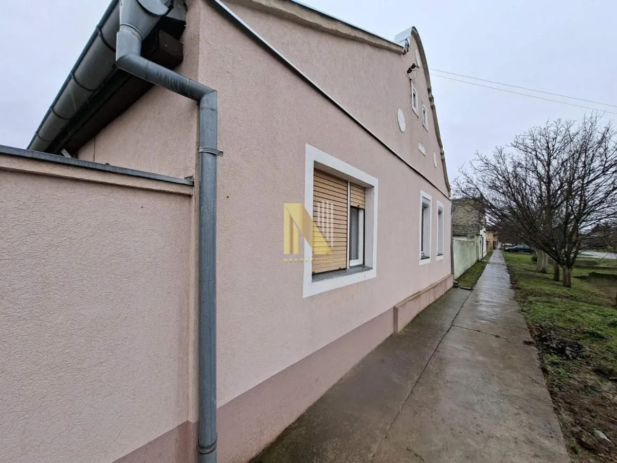 Sale, three bedroom apartment, 123m², Gospodjinci, Žabalj