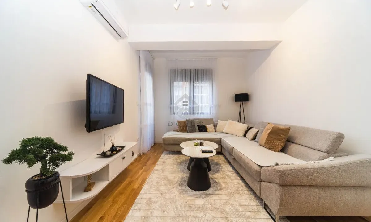 Izdavanje, jednosoban stan, 42m², Stari Aerodrom, Podgorica