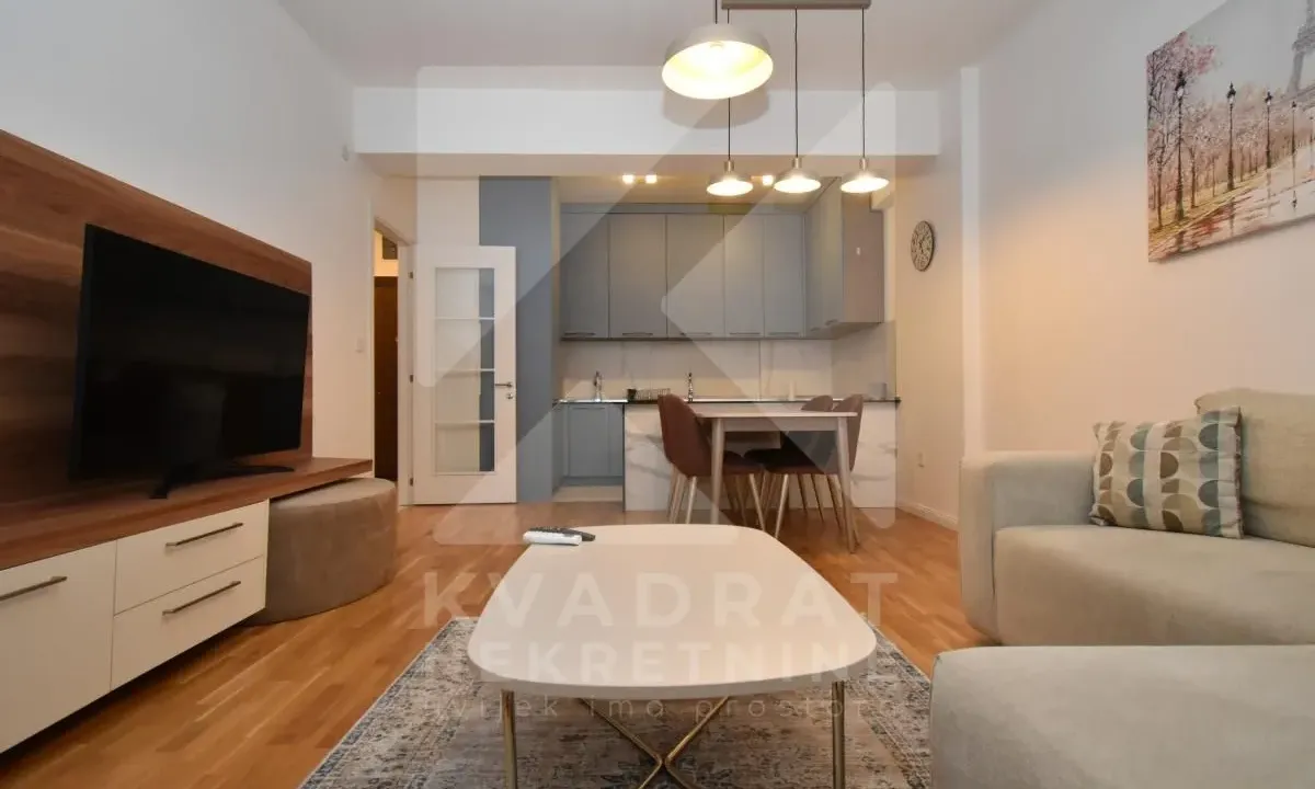 Izdavanje, jednosoban stan, 62m², Stara Varoš, Podgorica