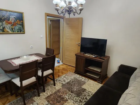 Izdavanje, jednosoban stan, 61m², Centar, Podgorica - image 2