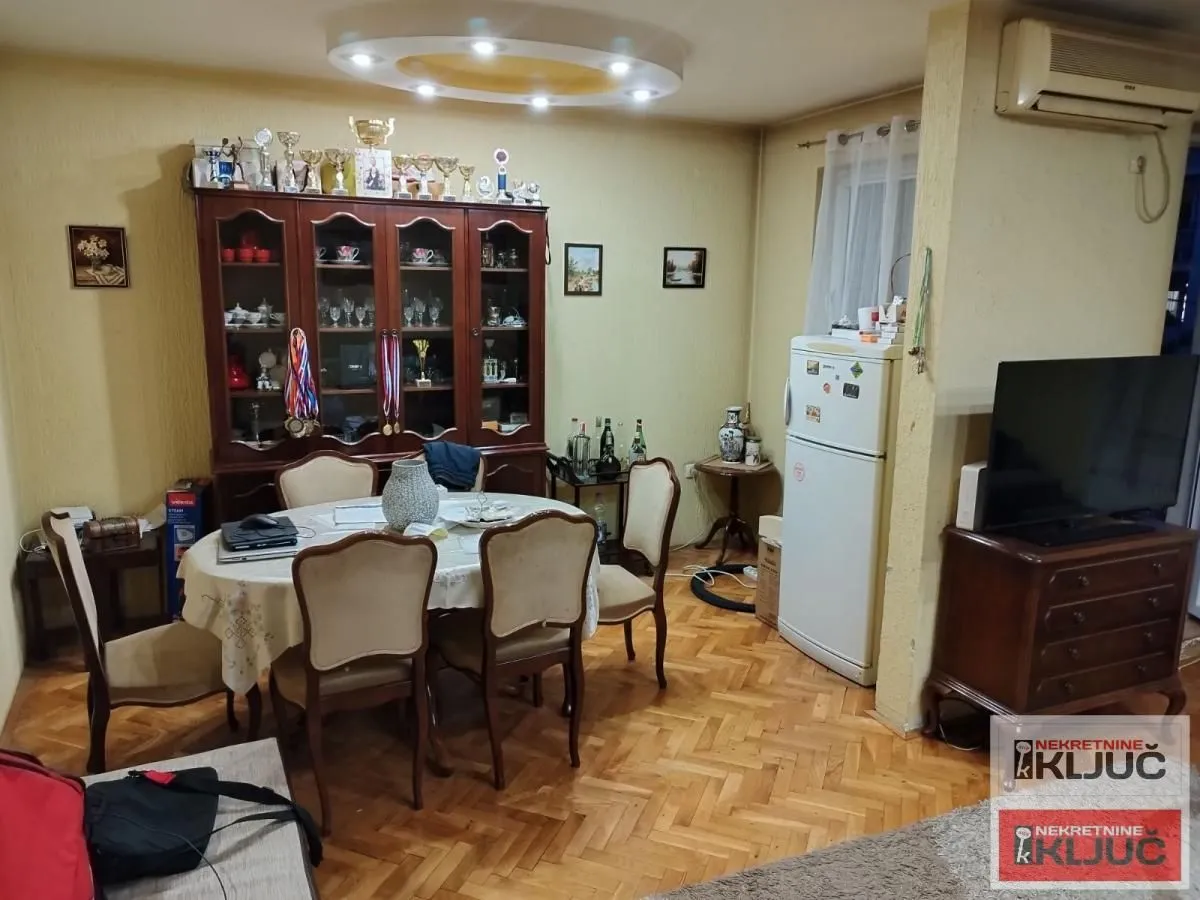 Prodaja, trosoban stan, 83m², Nova Detelinara, Novi Sad Sve Podlokacije