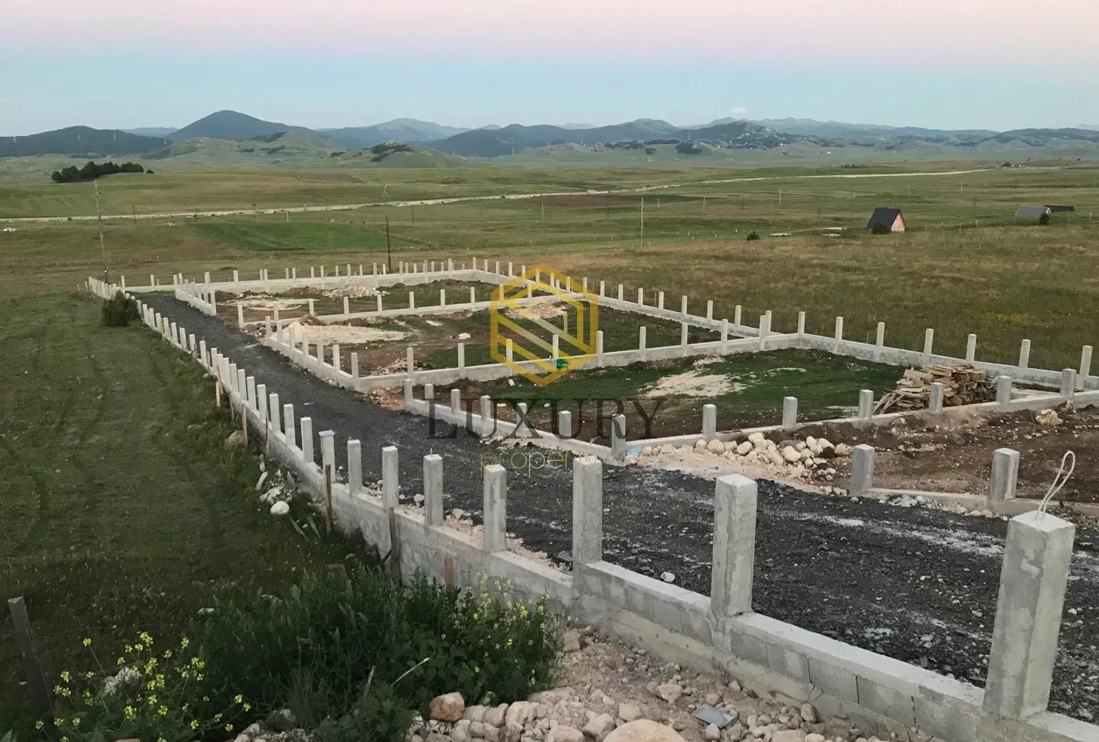 Prodaja, plac, 410m², Motički gaj, Žabljak