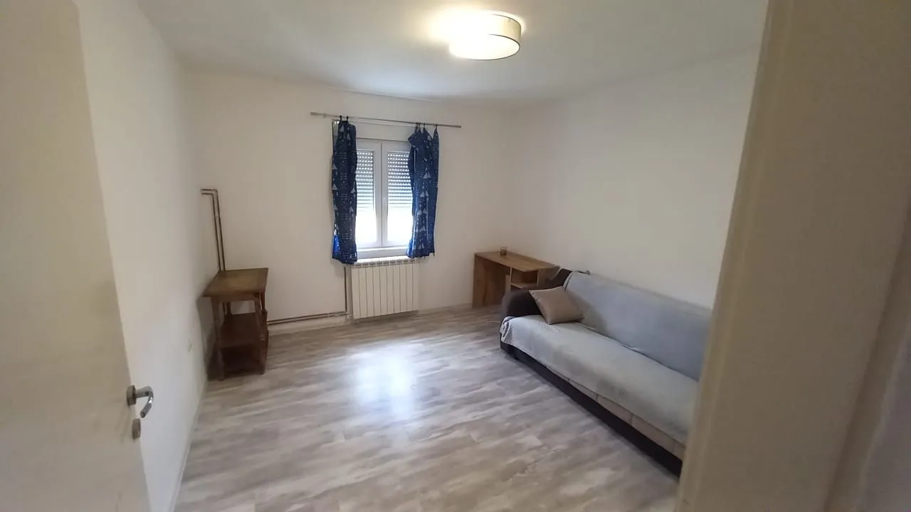 Izdavanje, kuća, 200m², Blok 9, Podgorica