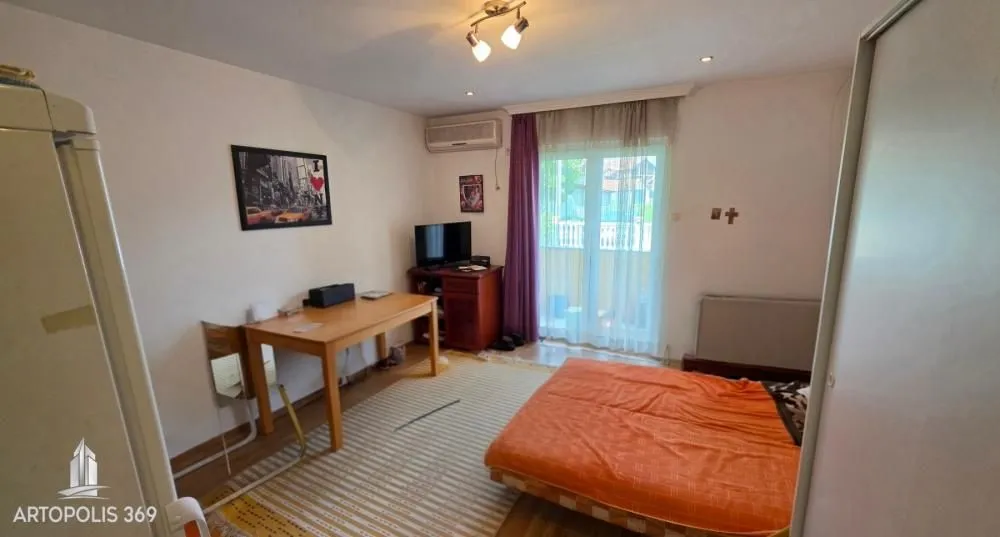 Prodaja, kuća, 453m², Zemun Sve Podlokacije, Beograd