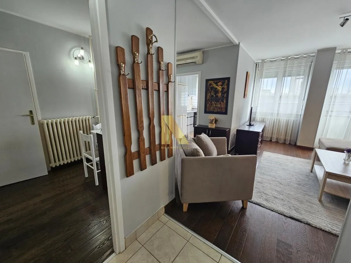 Prodaja, dvosoban stan, 57m², Bulevar Oslobodjenja, Novi Sad Sve Podlokacije
