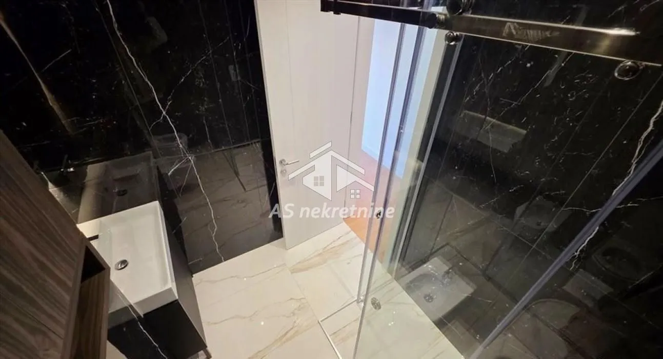 Izdavanje, dvosoban stan, 66m², Savski Venac, Beograd