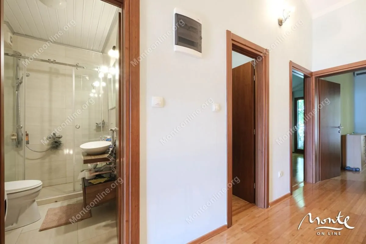 Prodaja, trosoban stan, 130m², Risan, Kotor