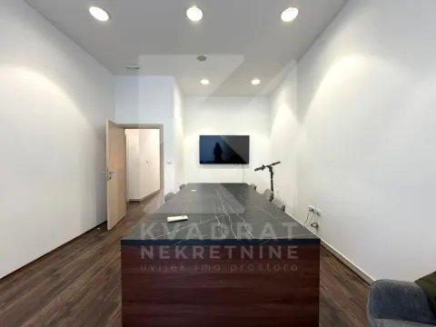 Rent, office space, 103m², City Kvart, Podgorica - image 11