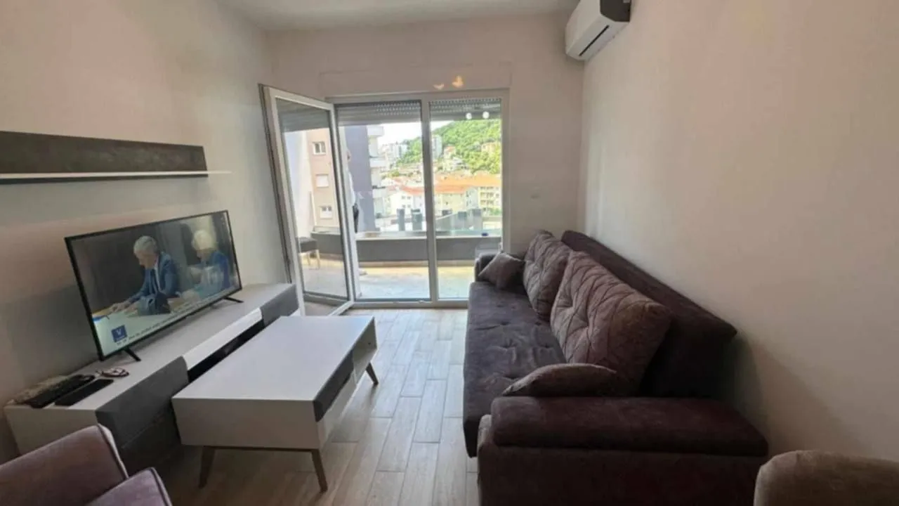 Rent, one bedroom apartment, 53m², Budva, Crna Gora