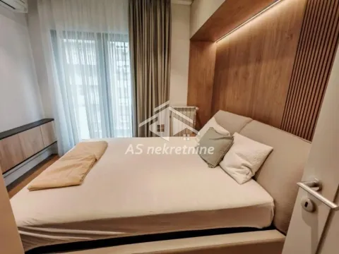 Izdavanje, trosoban stan, 100m², Savski Venac, Beograd - image 17