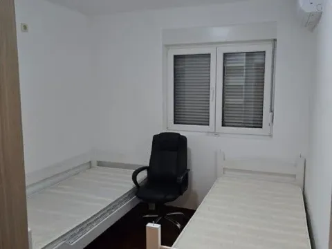 Prodaja, jednosoban stan, 40m², Stari Aerodrom, Podgorica - image 5