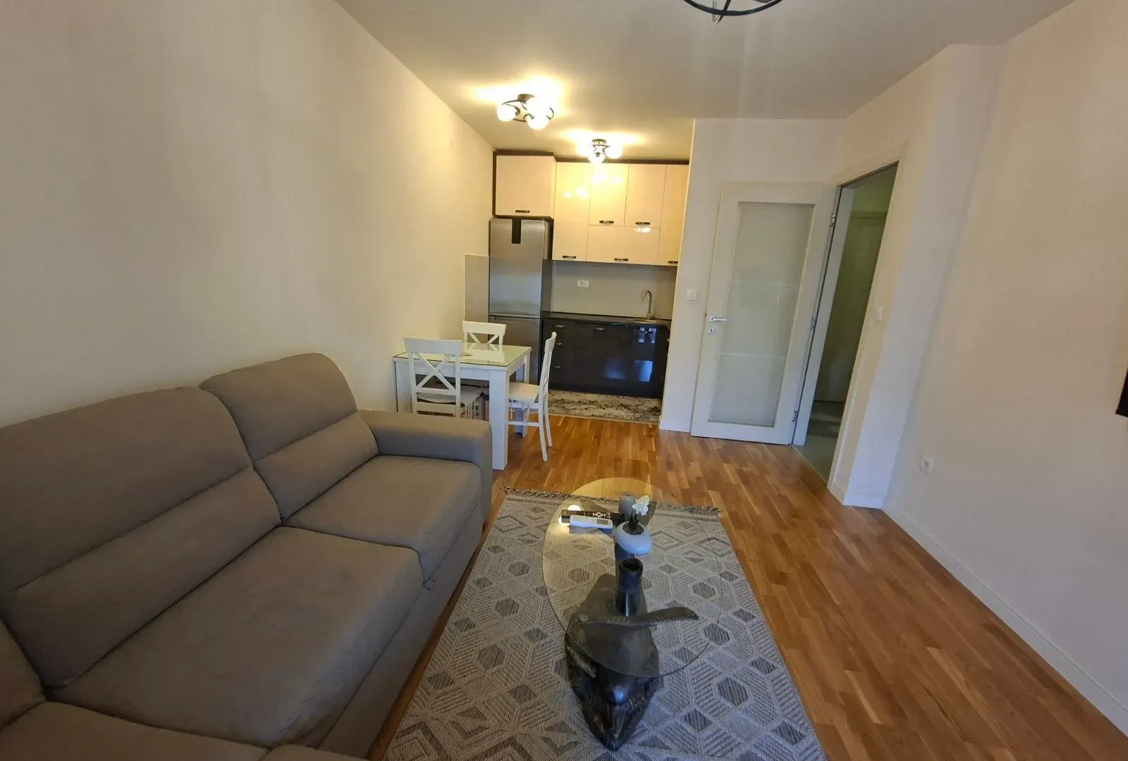 Rent, one bedroom apartment, 40m², Pobrežje, Podgorica