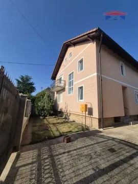 Izdavanje, kuća, 253m², Sremska Kamenica, Petrovaradin - image 30