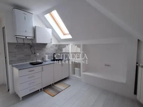 Izdavanje, jednosoban stan, 30m², Kanarevo Brdo, Beograd - image 2