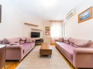 Rent, one bedroom apartment, 40m², Blok 6, Podgorica - image 2