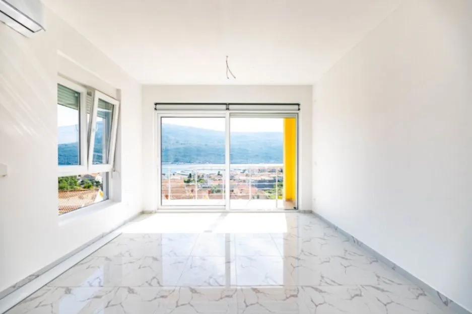 Sale, two bedroom apartment, 69m², Đenovići, Herceg Novi