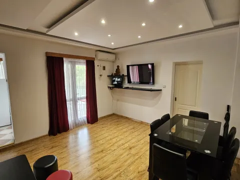 Izdavanje, kuća, 125m², Radanovići, Kotor - image 4