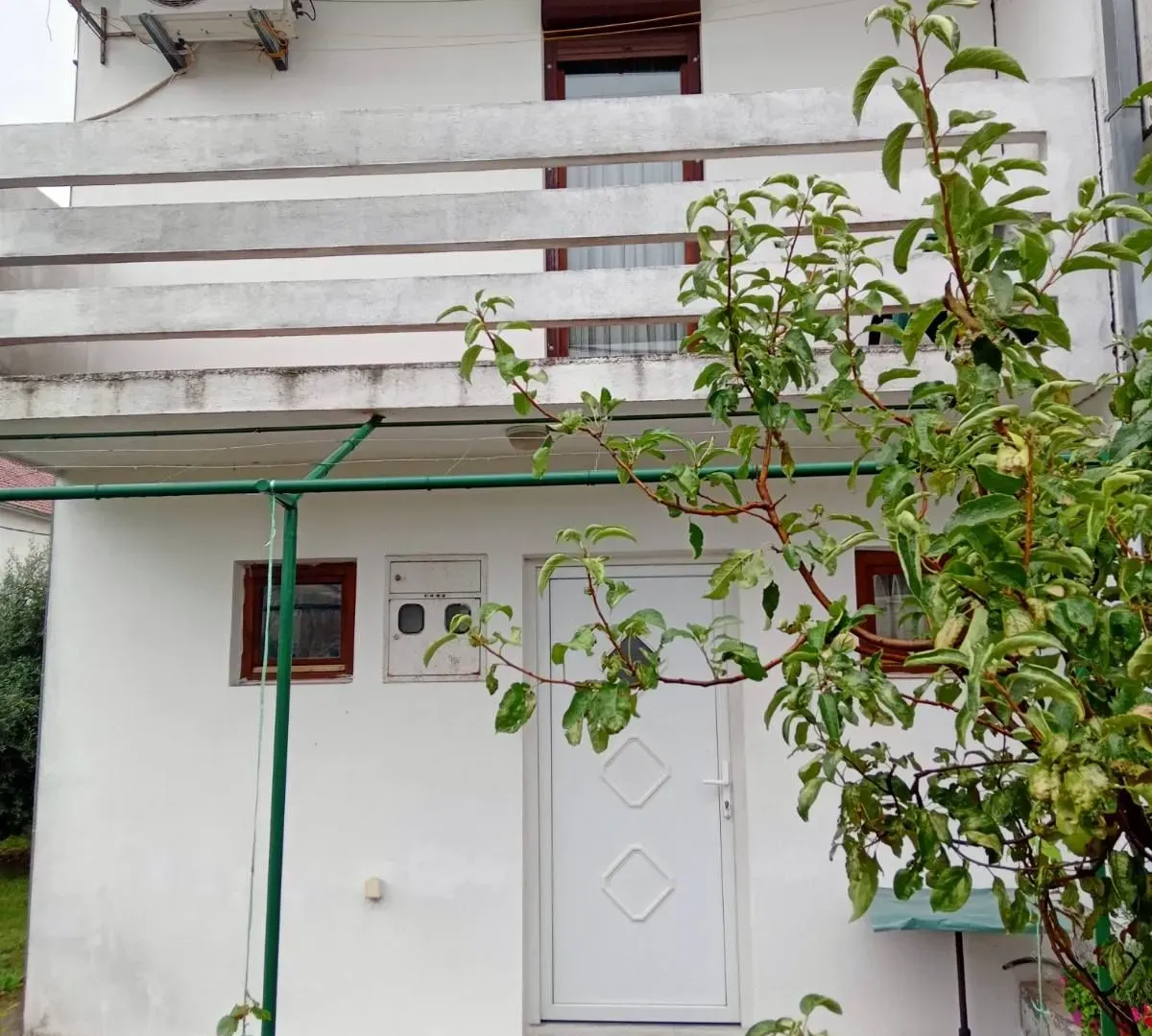 Izdavanje, dvosoban stan, 65m², Zagorič, Podgorica