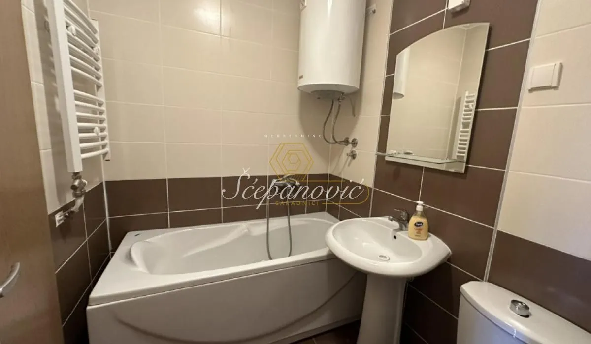 Izdavanje, stan, 44m², Bulevar Oslobodjenja, Novi Sad Sve Podlokacije