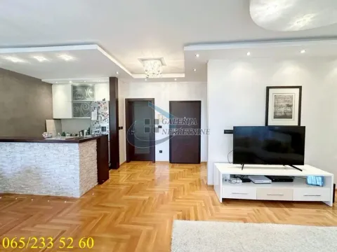 Rent, four bedroom apartment, 97m², Vračar Sve Podlokacije, Beograd - image 4