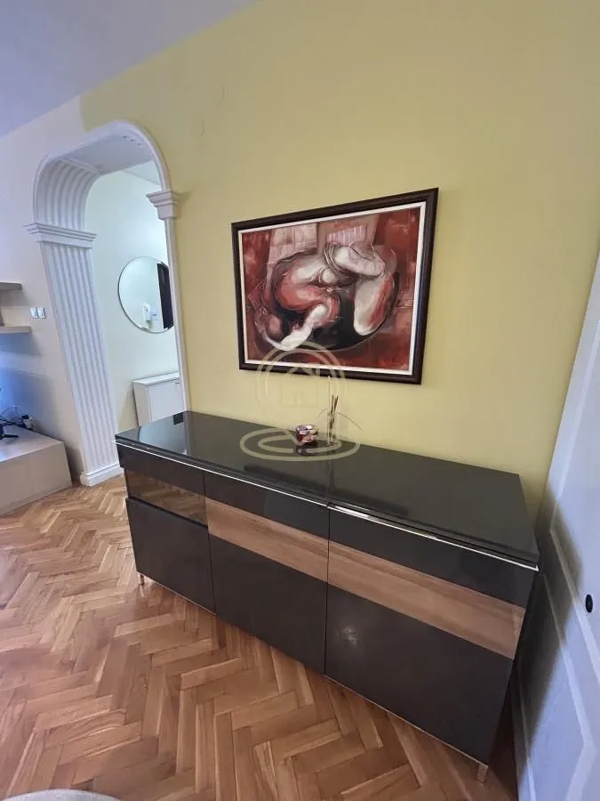 Izdavanje, trosoban stan, 76m², Centar, Novi Sad