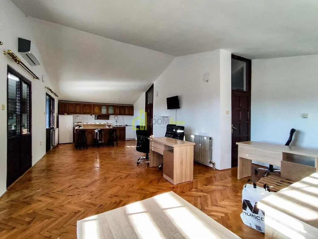 Rent, office space, 150m², Krivi Most, Podgorica