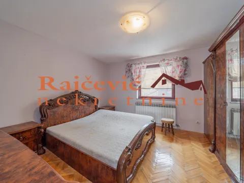 Rent, house, 250m², Zvezdara Sve Podlokacije, Beograd - image 14