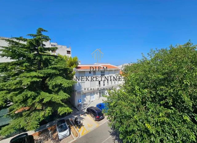 Rent, two bedroom apartment, 60m², Centar, Bar