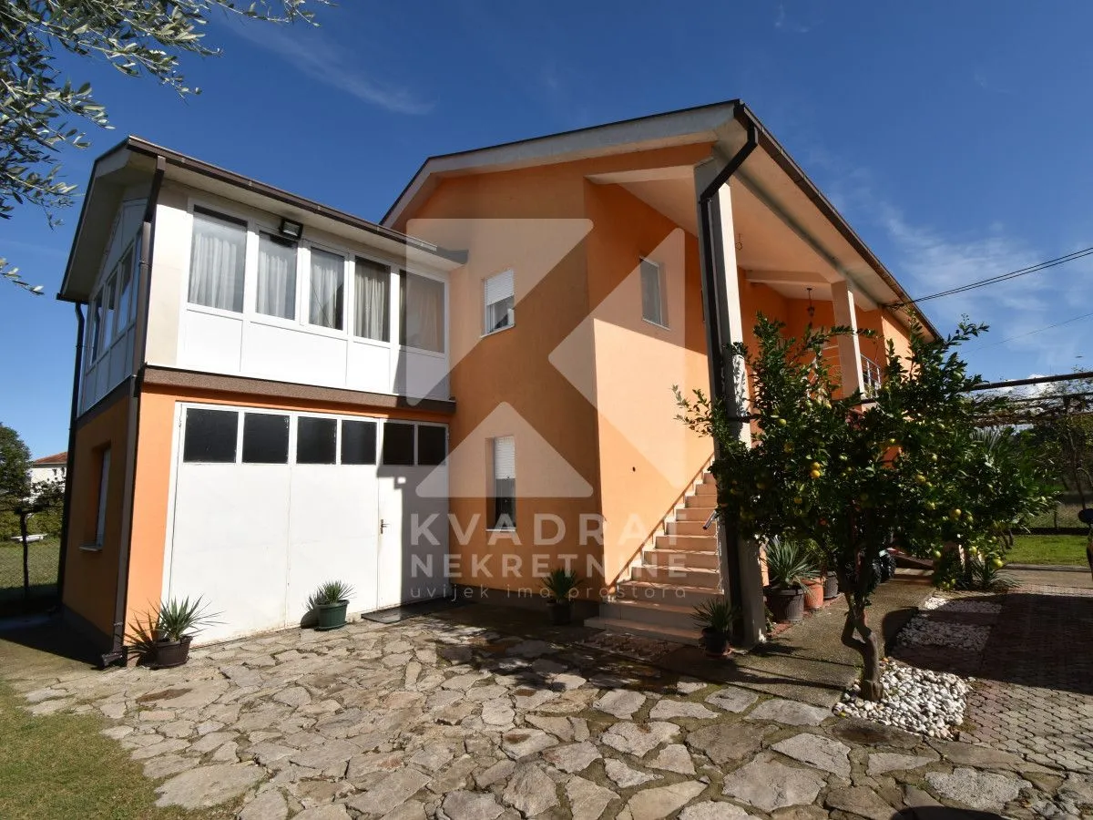 Prodaja, kuća, 300m², Donja Gorica, Podgorica