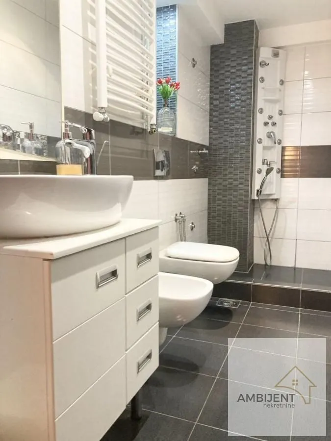 Prodaja, dvosoban stan, 82m², Voždovac Sve Podlokacije, Beograd