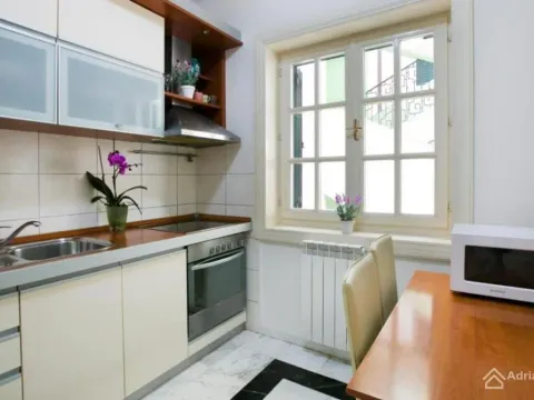 Sale, four bedroom apartment, 95m², Sveti Stefan, Budva - image 3