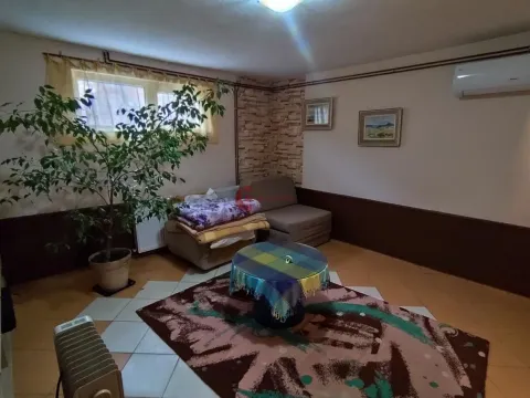 Prodaja, kuća, 211m², Subotica, Srbija - image 5