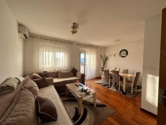 Izdavanje, dvosoban stan, 70m², Zabjelo, Podgorica