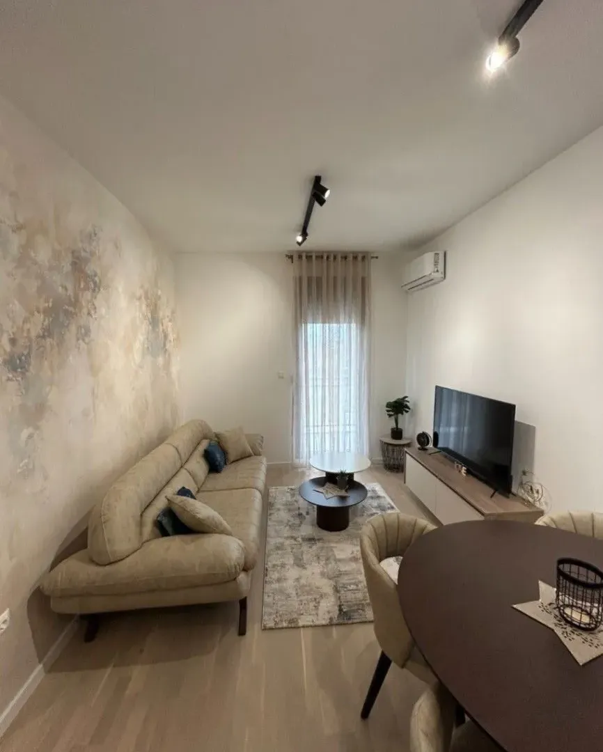 Izdavanje, jednosoban stan, 37m², Tološi, Podgorica