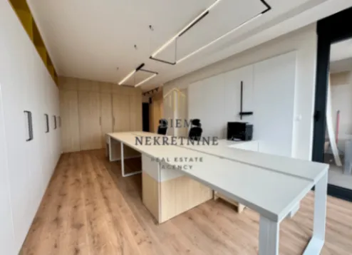 Izdavanje, poslovni prostor, 58m², Podgorica, Crna Gora