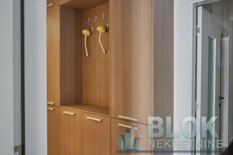 Izdavanje, trosoban stan, 106m², Preko Morače, Podgorica - image 13